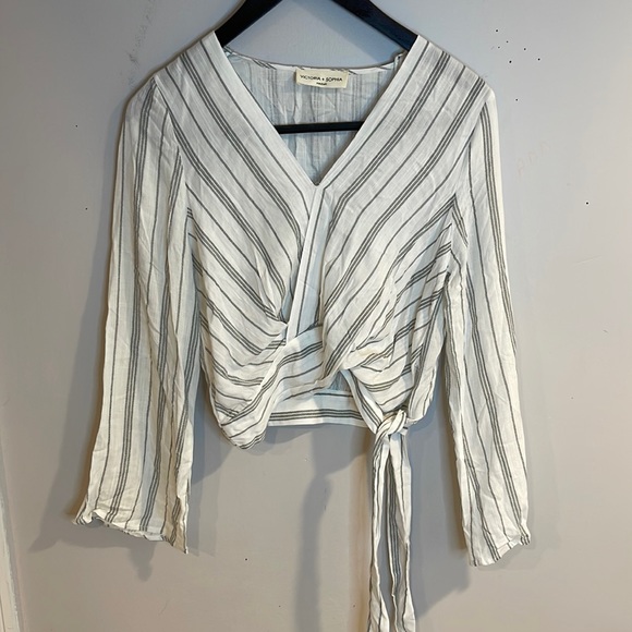 victoria + Sophia Tops - Victoria + Sofia top